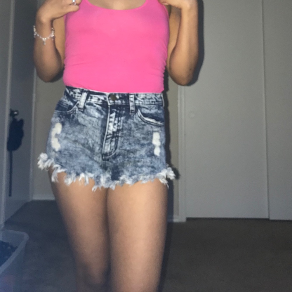 Shorts - Picture 4 of 4
